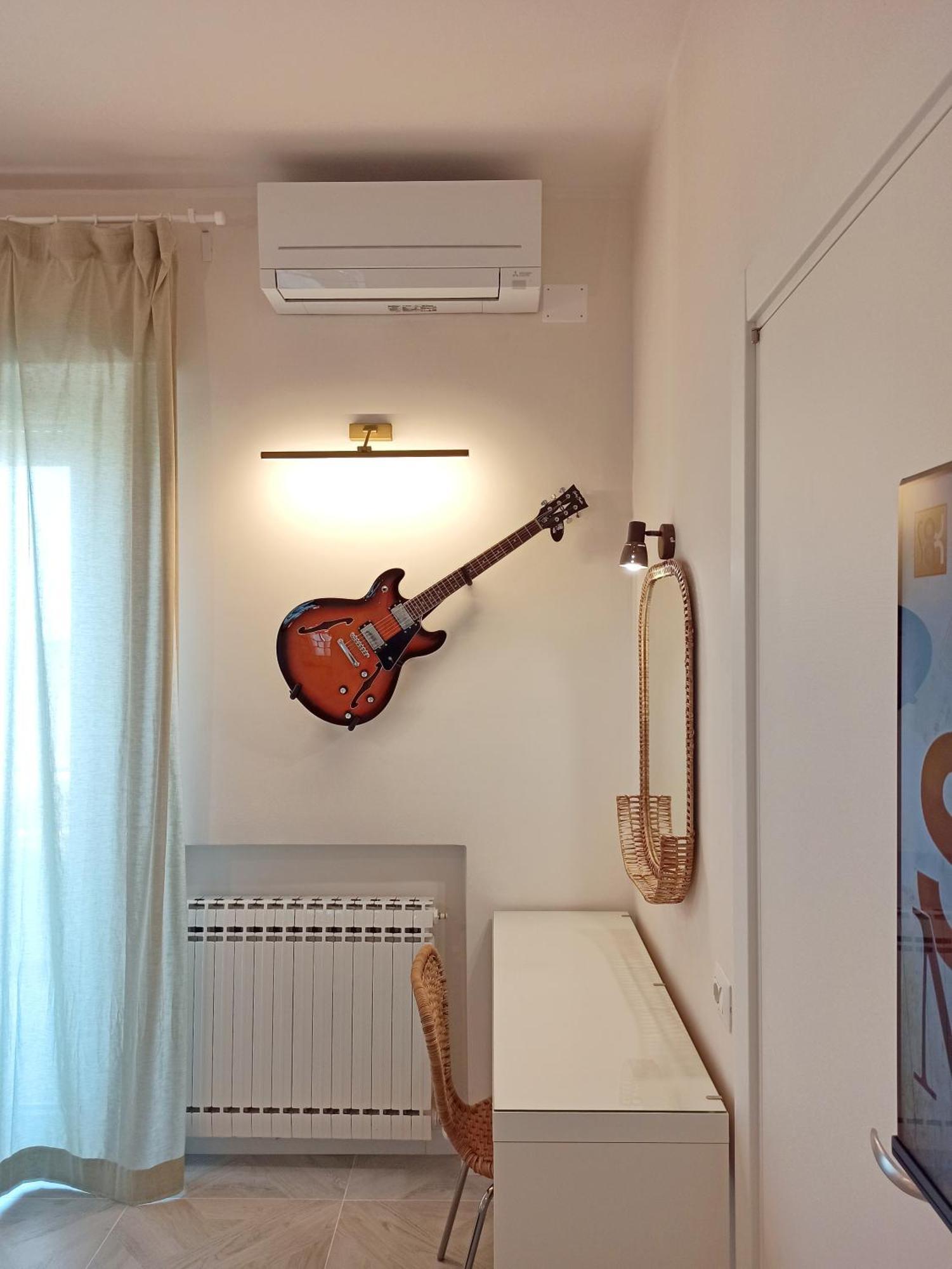 Colombo 477 Stanze Jazz, Soul, Classica Civitanova Marche Εξωτερικό φωτογραφία